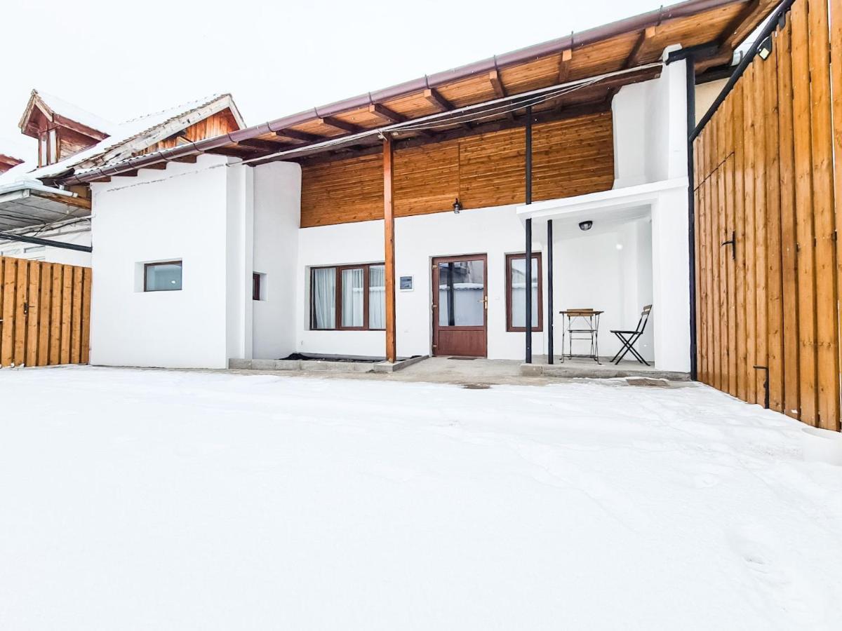The Cozy Bunker Apartment ซีบิว ภายนอก รูปภาพ