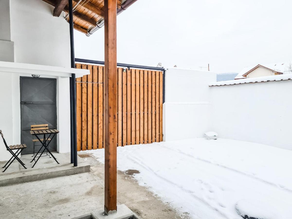 The Cozy Bunker Apartment ซีบิว ภายนอก รูปภาพ