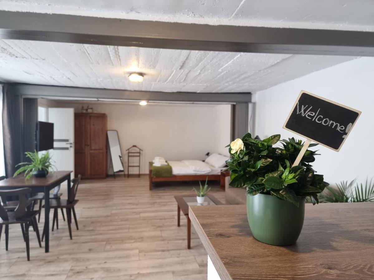 The Cozy Bunker Apartment ซีบิว ภายนอก รูปภาพ