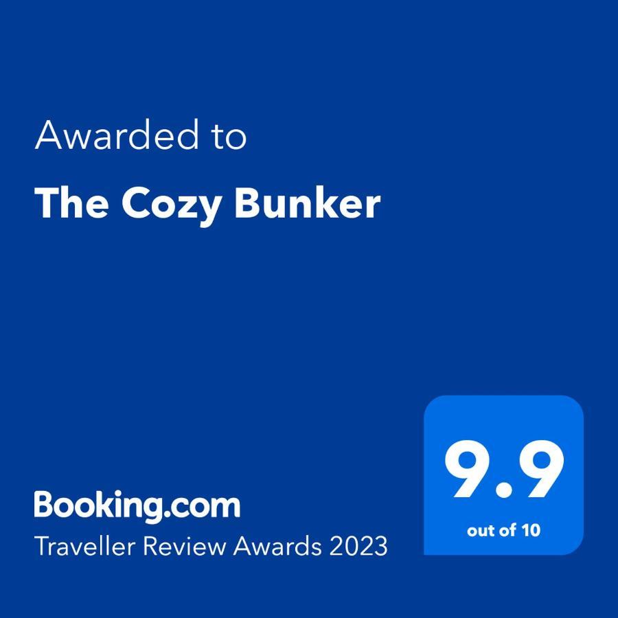 The Cozy Bunker Apartment ซีบิว ภายนอก รูปภาพ